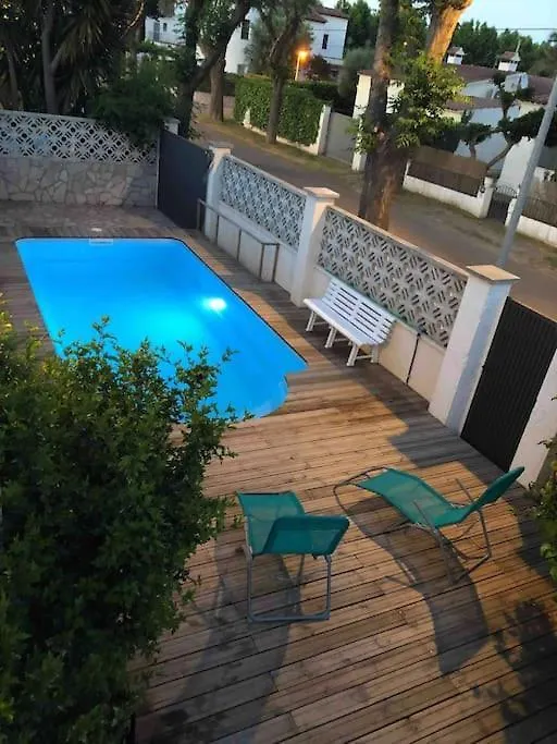 Empuriabrava Maison De Charme Avec Piscine بيت للعطل
